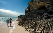 Couple sur la plage des Bermudes