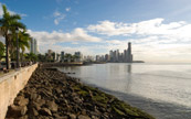 Sur le bord de l'eau, Panama